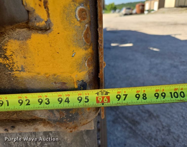 image for item DY0424 2007 Sterling L-Line dump truck