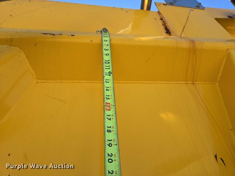 image for item DY0424 2007 Sterling L-Line dump truck