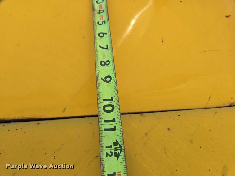 image for item DY0424 2007 Sterling L-Line dump truck