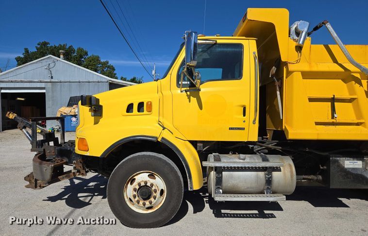 image for item DY0424 2007 Sterling L-Line dump truck