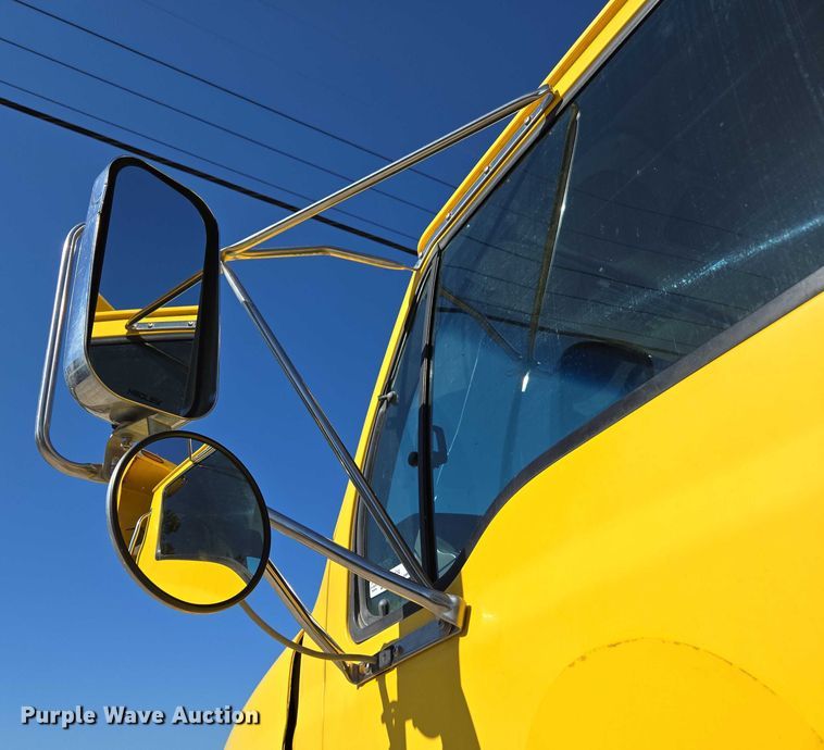 image for item DY0424 2007 Sterling L-Line dump truck