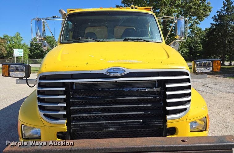 image for item DY0424 2007 Sterling L-Line dump truck