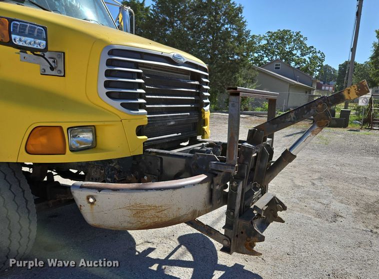 image for item DY0424 2007 Sterling L-Line dump truck