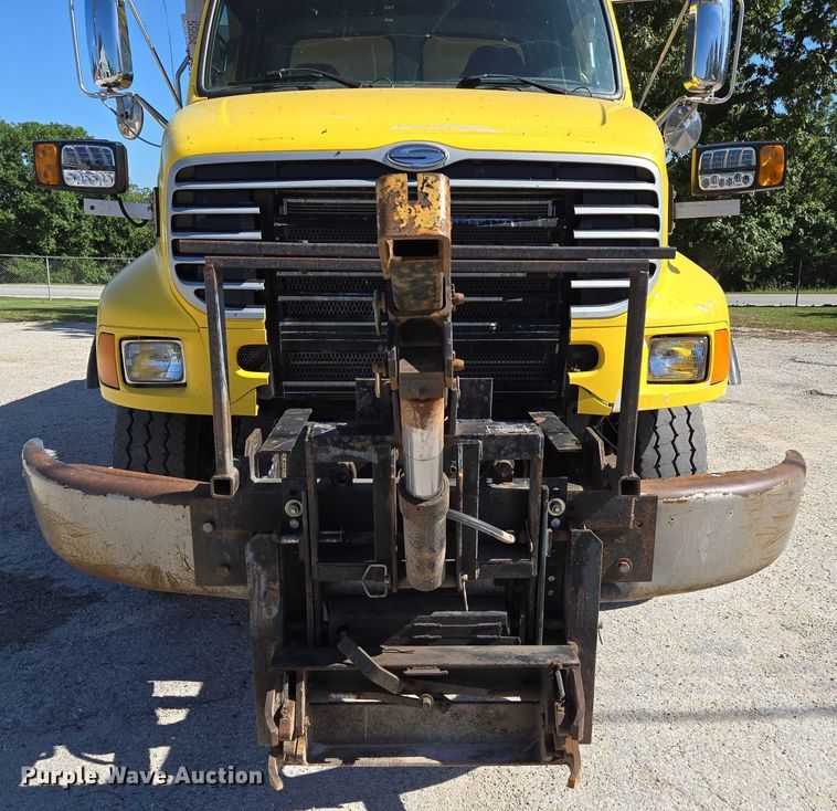 image for item DY0424 2007 Sterling L-Line dump truck