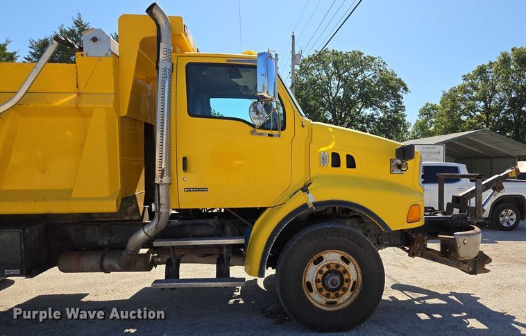image for item DY0424 2007 Sterling L-Line dump truck
