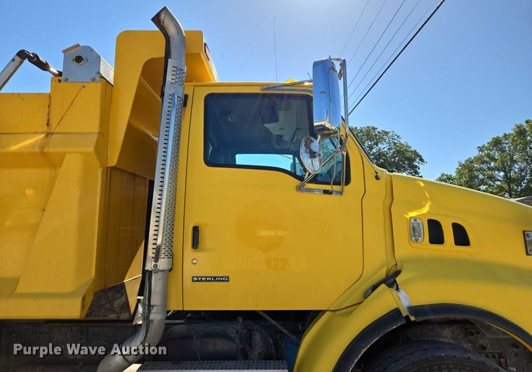 image for item DY0424 2007 Sterling L-Line dump truck
