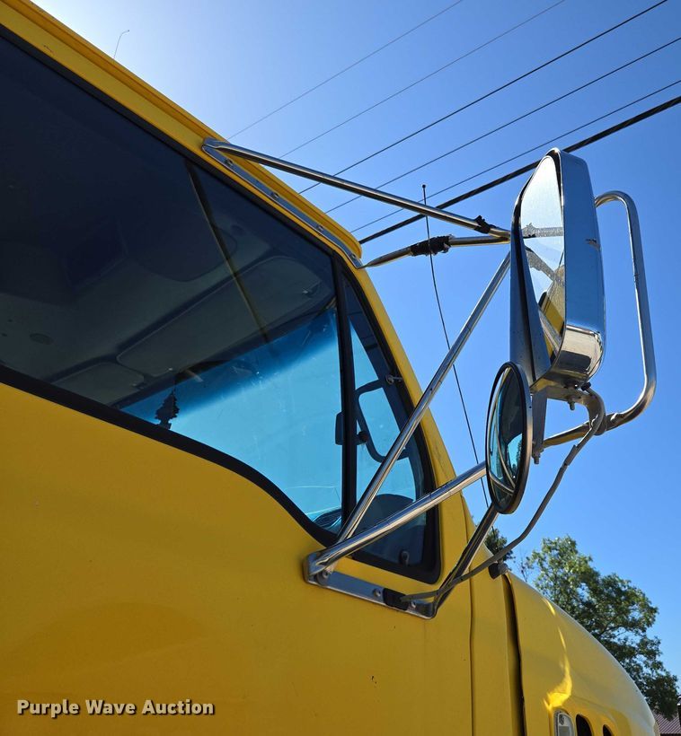 image for item DY0424 2007 Sterling L-Line dump truck