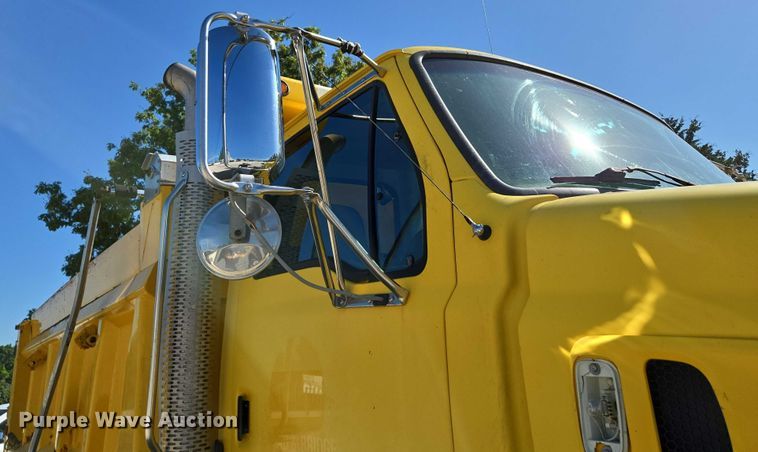 image for item DY0424 2007 Sterling L-Line dump truck