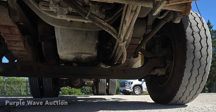 image for item DY0424 2007 Sterling L-Line dump truck