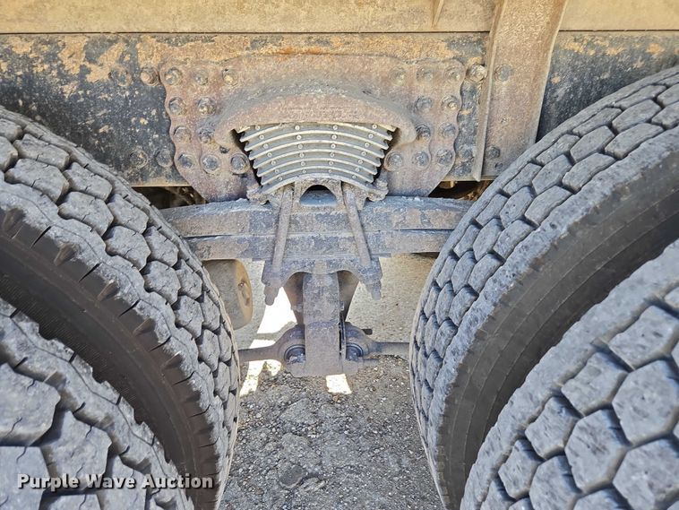 image for item DY0424 2007 Sterling L-Line dump truck