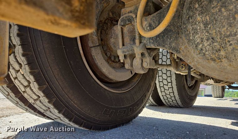 image for item DY0424 2007 Sterling L-Line dump truck