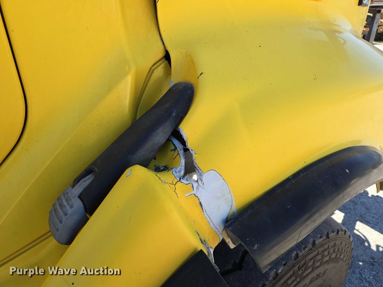 image for item DY0424 2007 Sterling L-Line dump truck