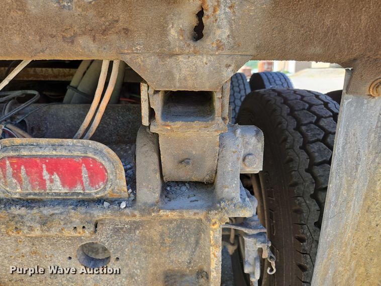 image for item DY0424 2007 Sterling L-Line dump truck