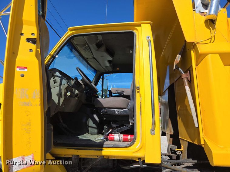 image for item DY0424 2007 Sterling L-Line dump truck