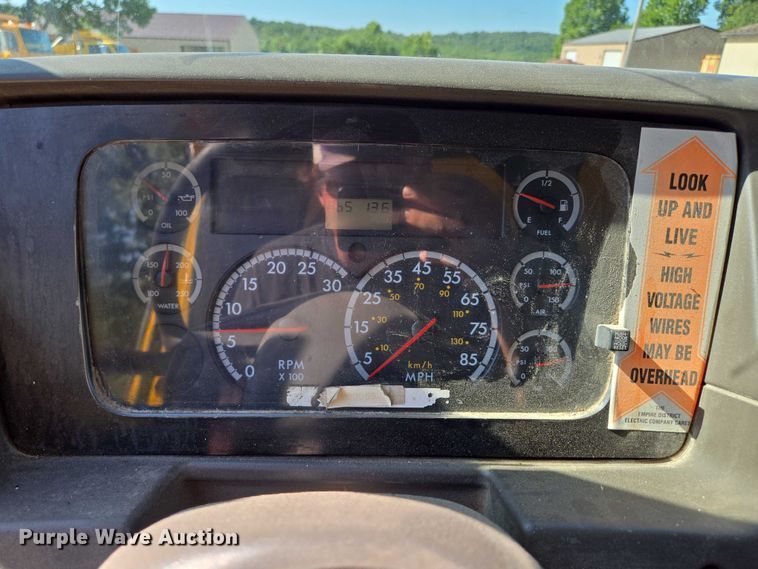 image for item DY0424 2007 Sterling L-Line dump truck