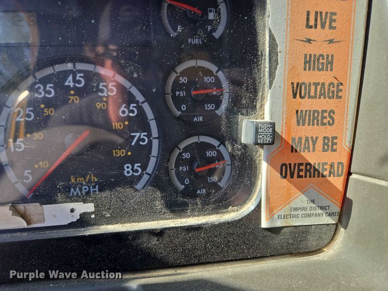 image for item DY0424 2007 Sterling L-Line dump truck