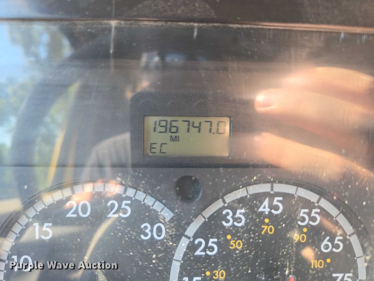 image for item DY0424 2007 Sterling L-Line dump truck