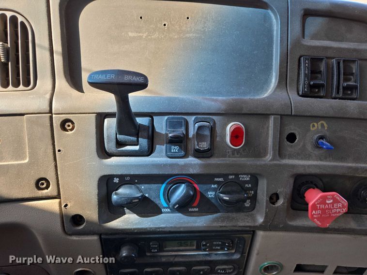 image for item DY0424 2007 Sterling L-Line dump truck