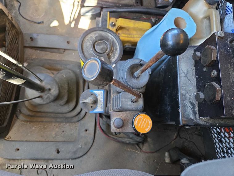 image for item DY0424 2007 Sterling L-Line dump truck