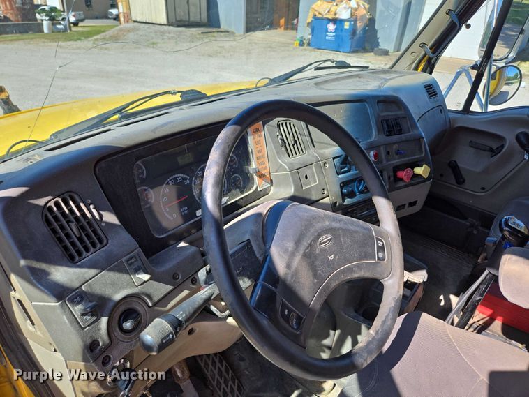 image for item DY0424 2007 Sterling L-Line dump truck