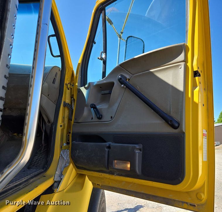 image for item DY0424 2007 Sterling L-Line dump truck