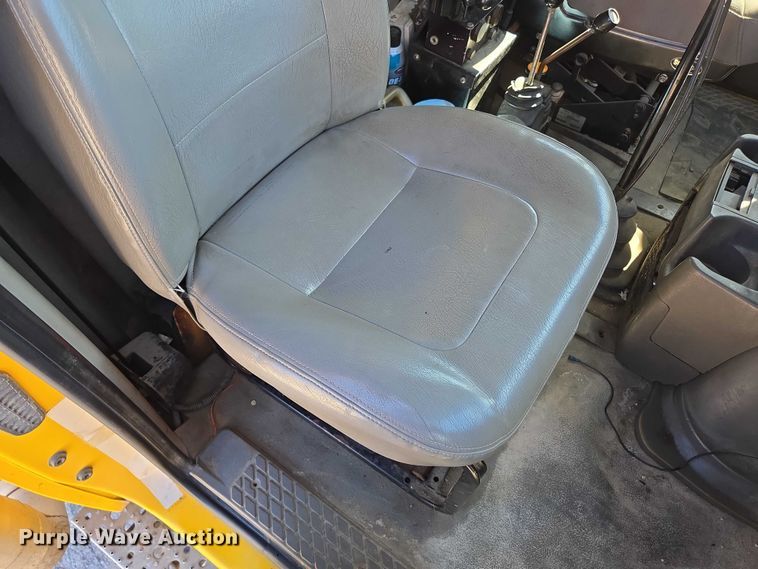 image for item DY0424 2007 Sterling L-Line dump truck