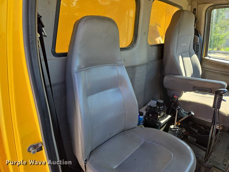 image for item DY0424 2007 Sterling L-Line dump truck