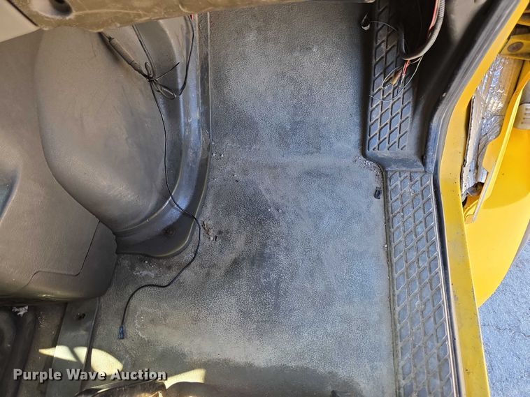 image for item DY0424 2007 Sterling L-Line dump truck