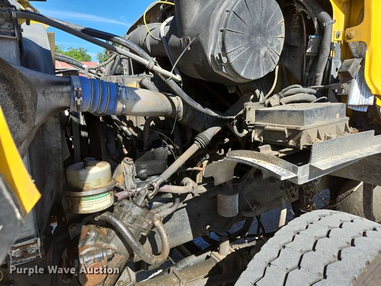 image for item DY0424 2007 Sterling L-Line dump truck