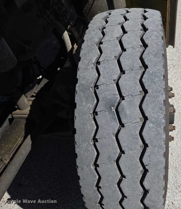 image for item DY0424 2007 Sterling L-Line dump truck