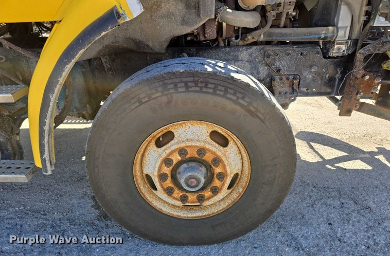 image for item DY0424 2007 Sterling L-Line dump truck