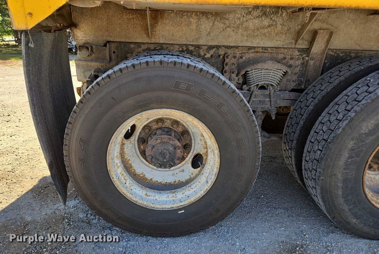 image for item DY0424 2007 Sterling L-Line dump truck