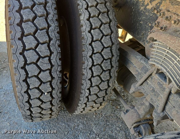 image for item DY0424 2007 Sterling L-Line dump truck