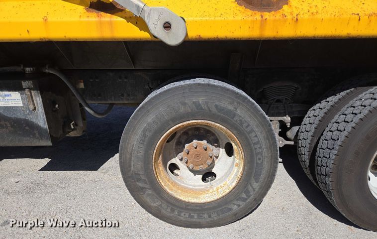 image for item DY0424 2007 Sterling L-Line dump truck