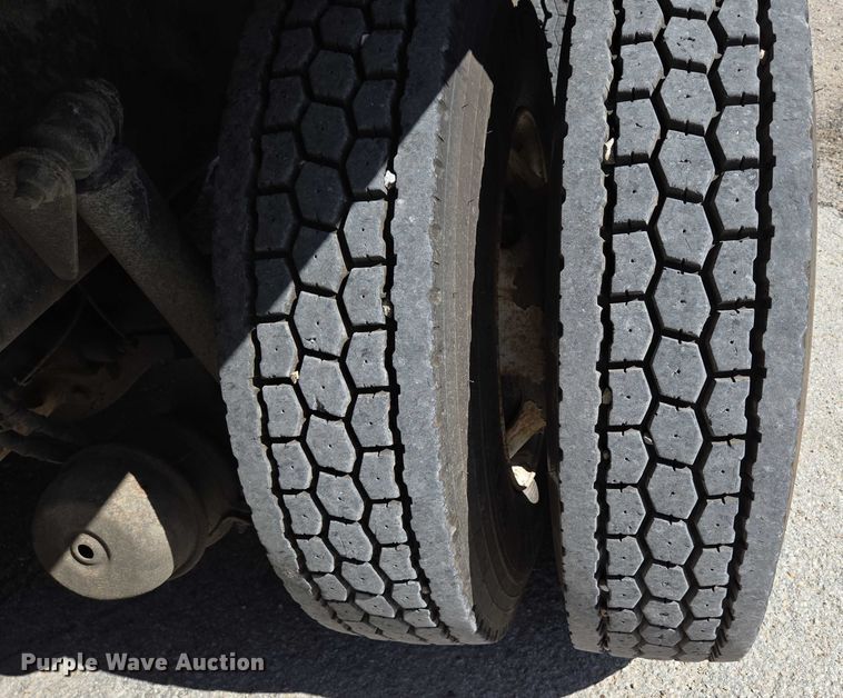 image for item DY0424 2007 Sterling L-Line dump truck