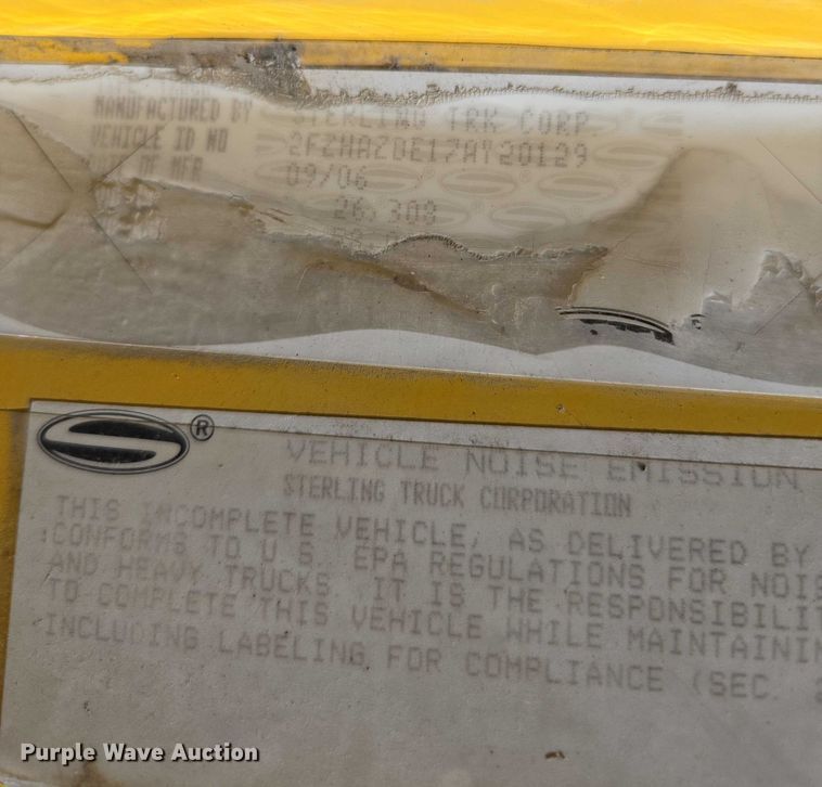 image for item DY0424 2007 Sterling L-Line dump truck