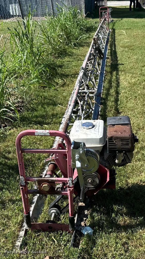 image for item DY0427 Concrete power screed