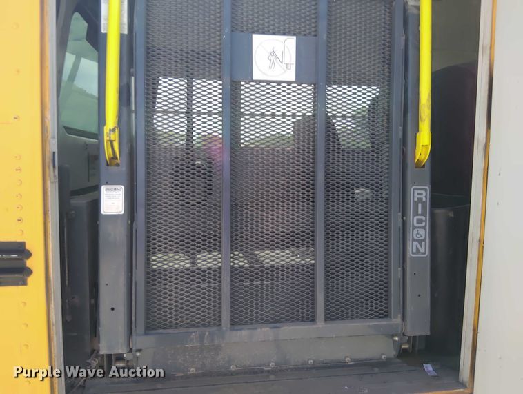 image for item DY0455 2001 Blue Bird TC2000 school bus