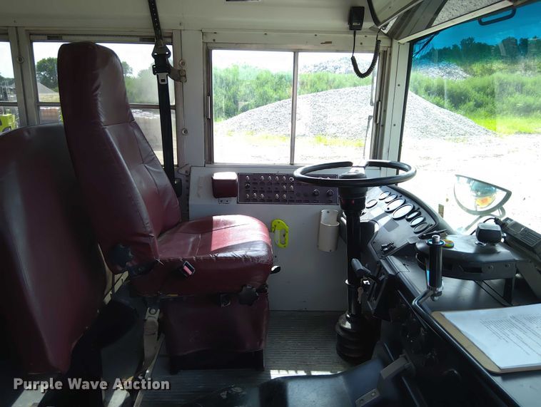 image for item DY0455 2001 Blue Bird TC2000 school bus