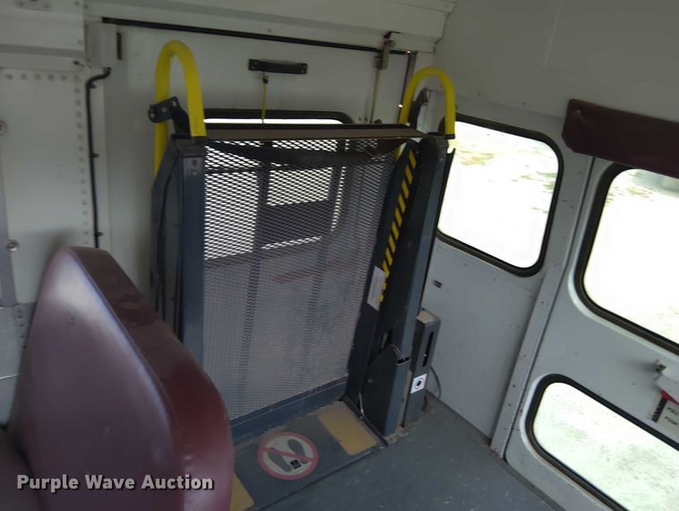 image for item DY0455 2001 Blue Bird TC2000 school bus