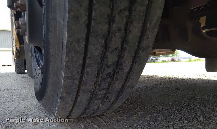 image for item DY0455 2001 Blue Bird TC2000 school bus