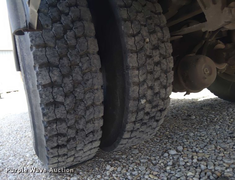 image for item DY0455 2001 Blue Bird TC2000 school bus