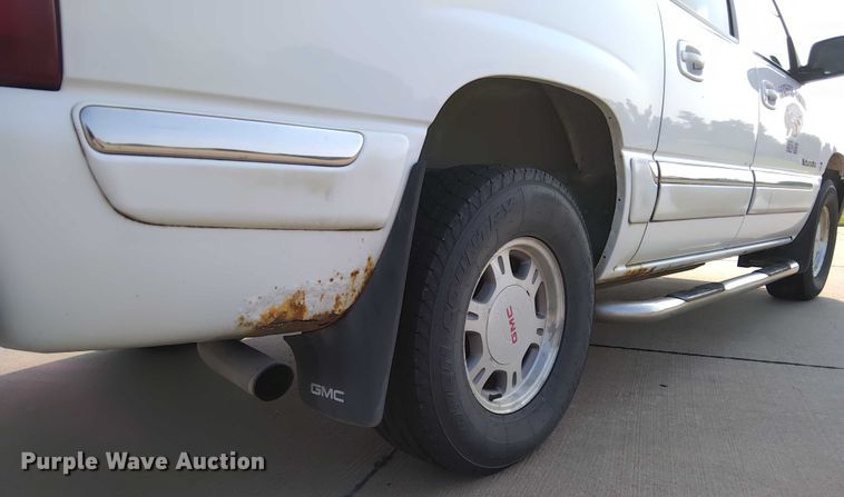 image for item DY0456 2001 GMC Yukon XL SUV