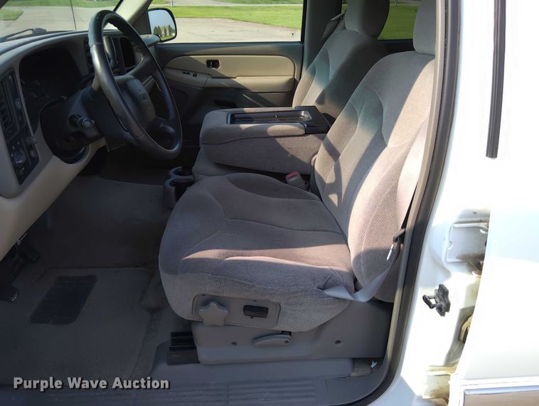 image for item DY0456 2001 GMC Yukon XL SUV