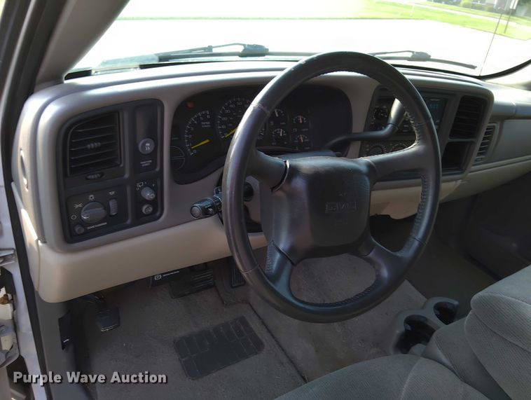 image for item DY0456 2001 GMC Yukon XL SUV