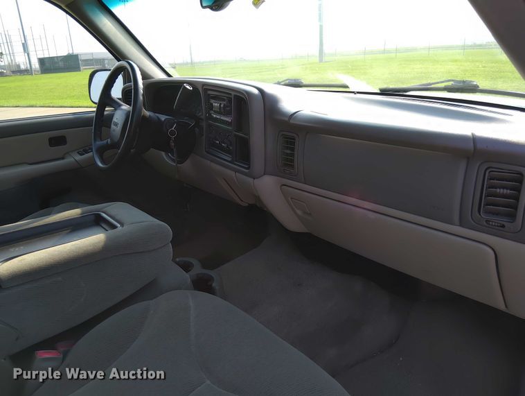 image for item DY0456 2001 GMC Yukon XL SUV