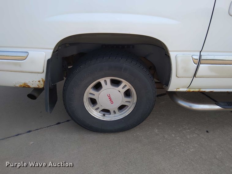 image for item DY0456 2001 GMC Yukon XL SUV