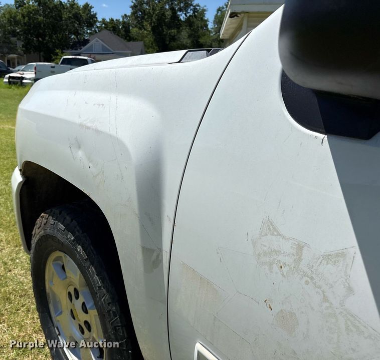 image for item DY0846 2010 Chevrolet Silverado 1500 Crew Cab pickup truck