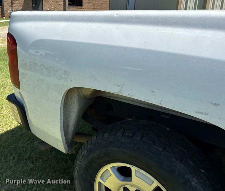 image for item DY0846 2010 Chevrolet Silverado 1500 Crew Cab pickup truck