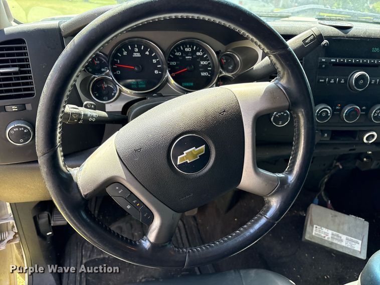 image for item DY0846 2010 Chevrolet Silverado 1500 Crew Cab pickup truck